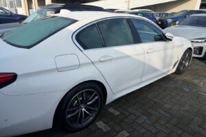 BMW 5 Series 520d2021 2/7