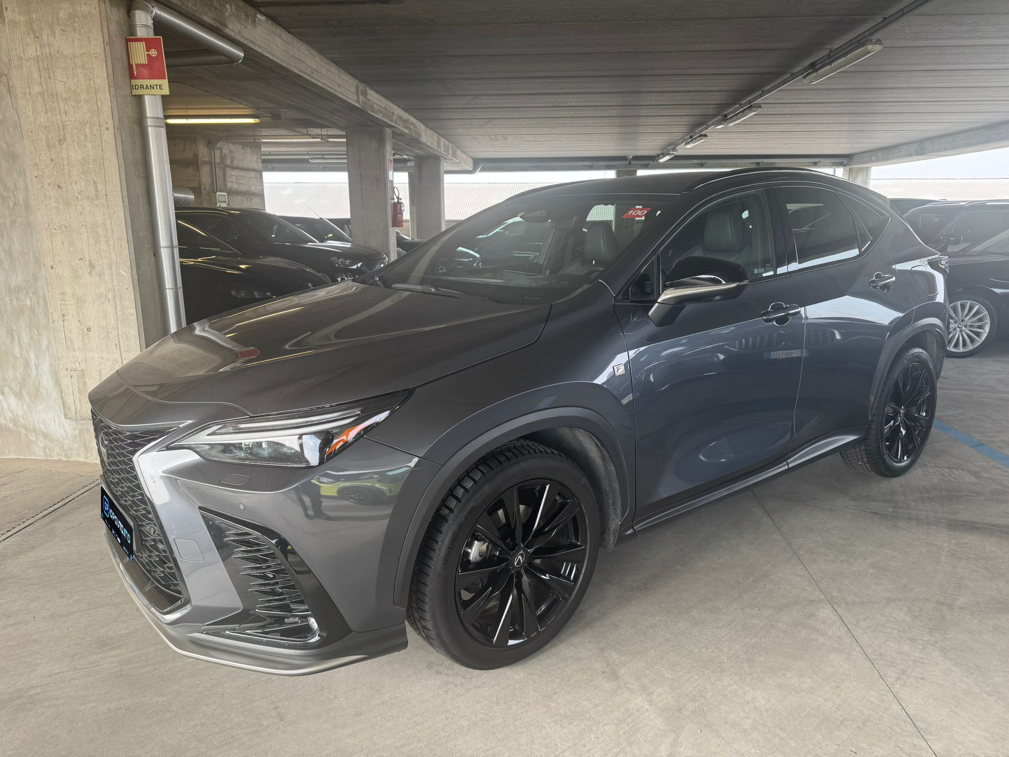 Lexus NX 2022 - 79 000 km - Hybrid - Automată