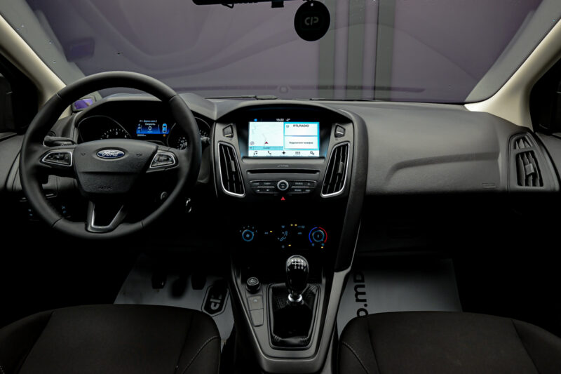 Ford Focus 2017 5/12