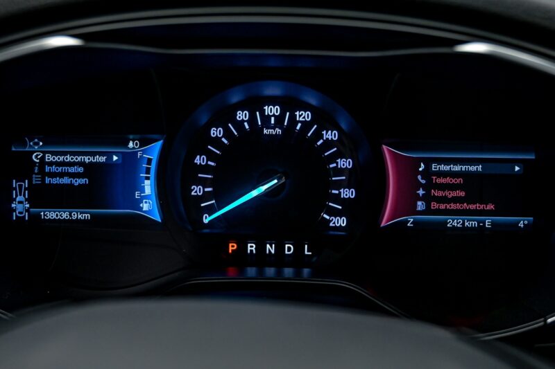 Ford Mondeo 2020 8/13