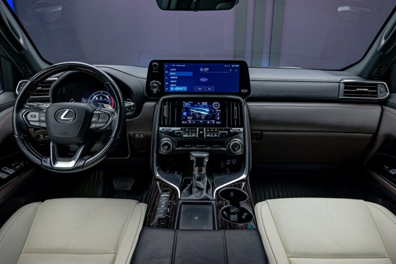 Lexus LX Series 500d2022 5/15