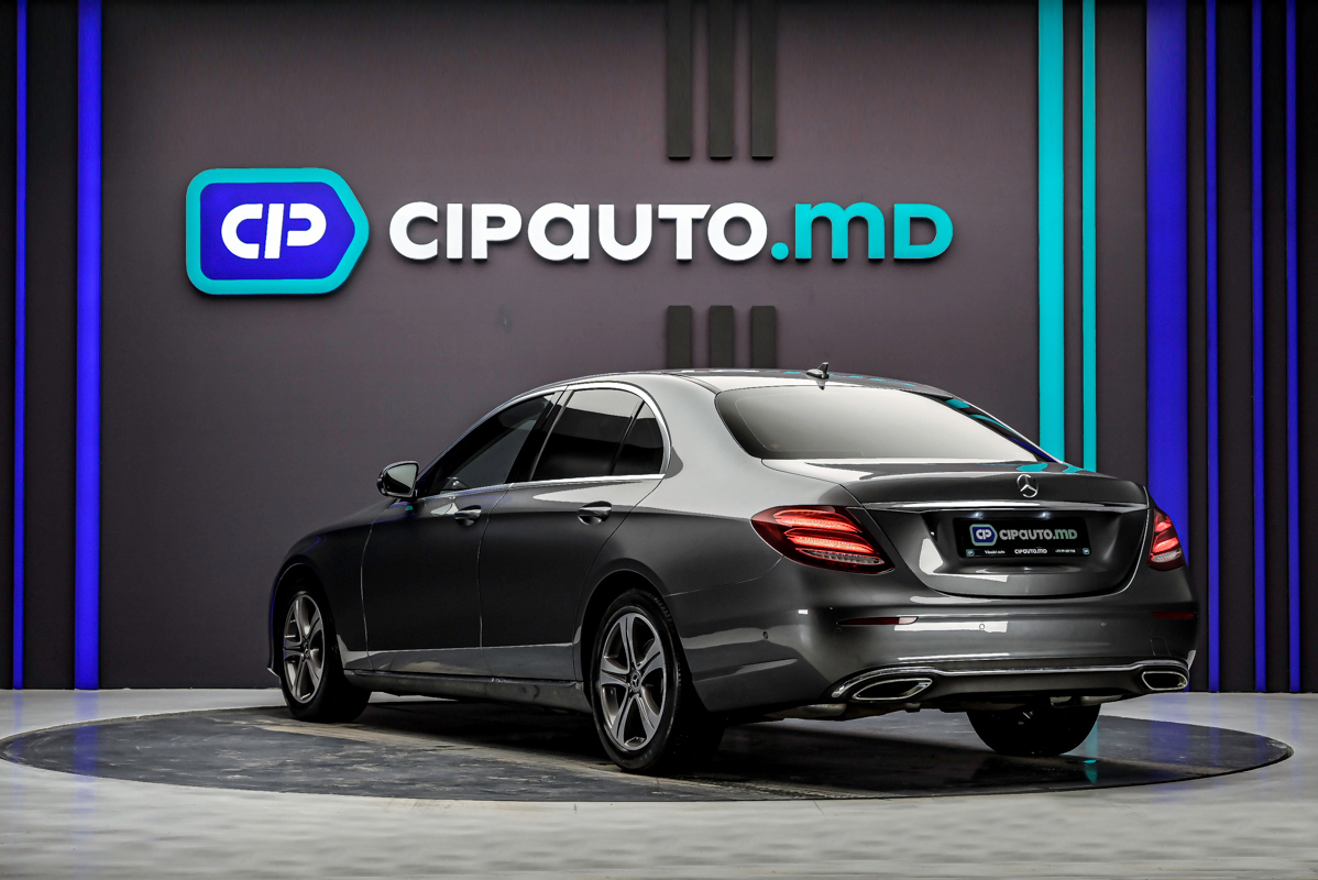 Mercedes-Benz E-Class 2018 2/16