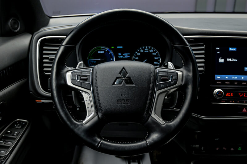 Mitsubishi Outlander 2020 8/13