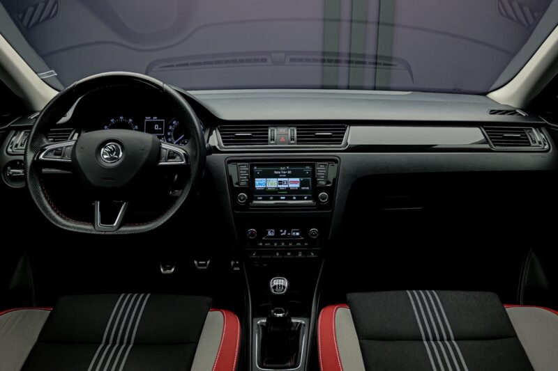 Skoda Rapid 2015 5/12