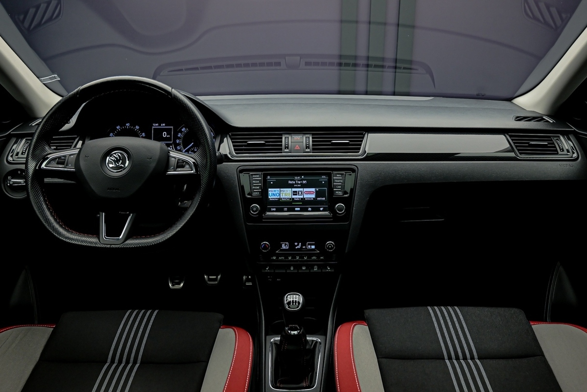 Skoda Rapid 2015 5/12