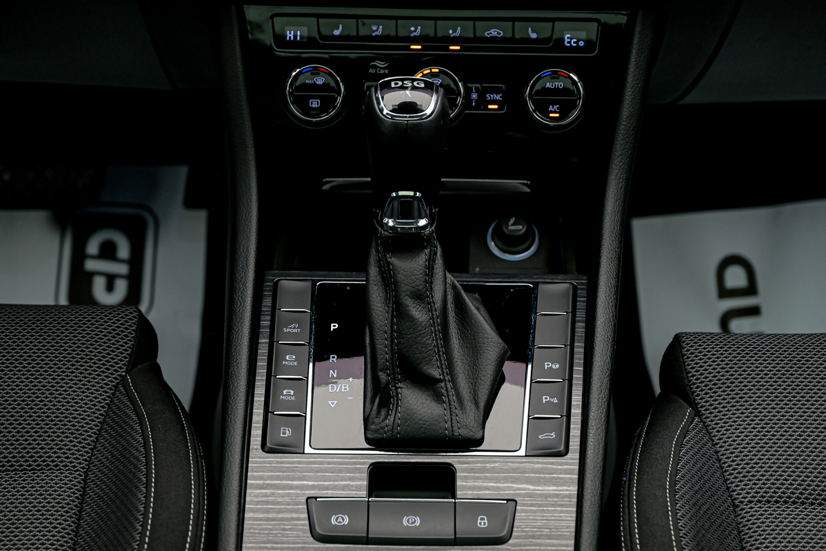 Skoda Superb iV2020 12/15