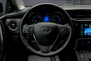 Toyota Auris 2015 9/13