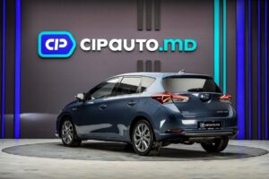 Toyota Auris 2015 2/13