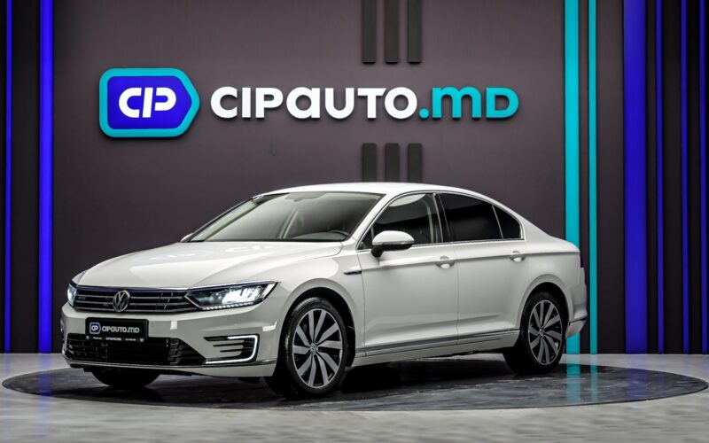 Volkswagen Passat 2017 - 149 000 km - Plug-in Hybrid - Automată