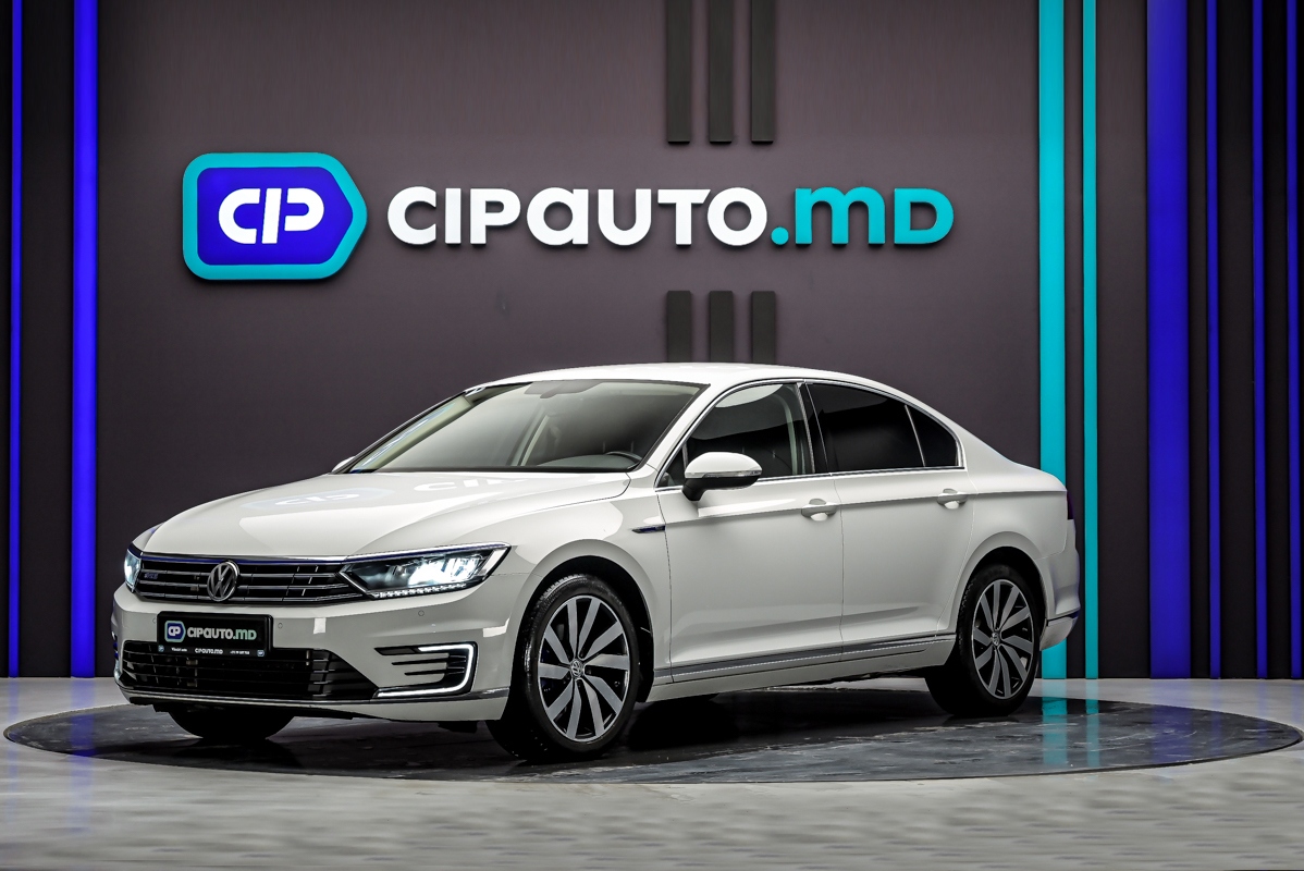 Volkswagen Passat 2017 - 149 000 km - Plug-in Hybrid - Automată