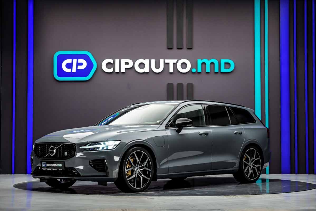 Volvo V60 2022 - 44 000 км - Плаг-ин гибрид - Automată
