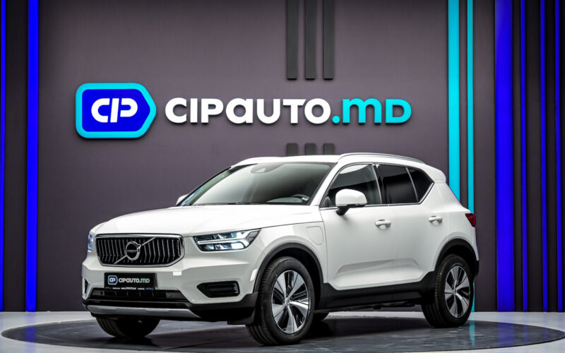Volvo XC40 2021 - 106 000 km - Plug-in Hybrid - Automată