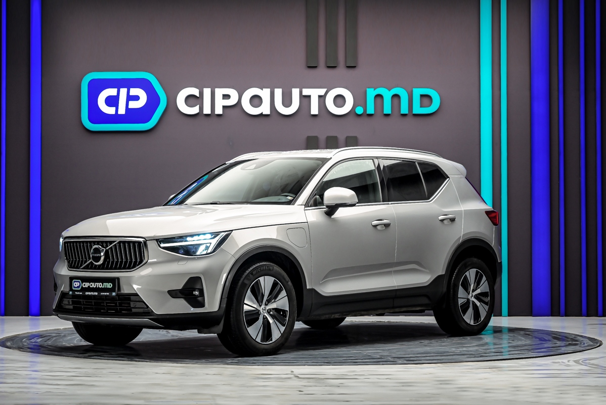 Volvo XC40 2022 - 100 000 km - Plug-in Hybrid - Automată