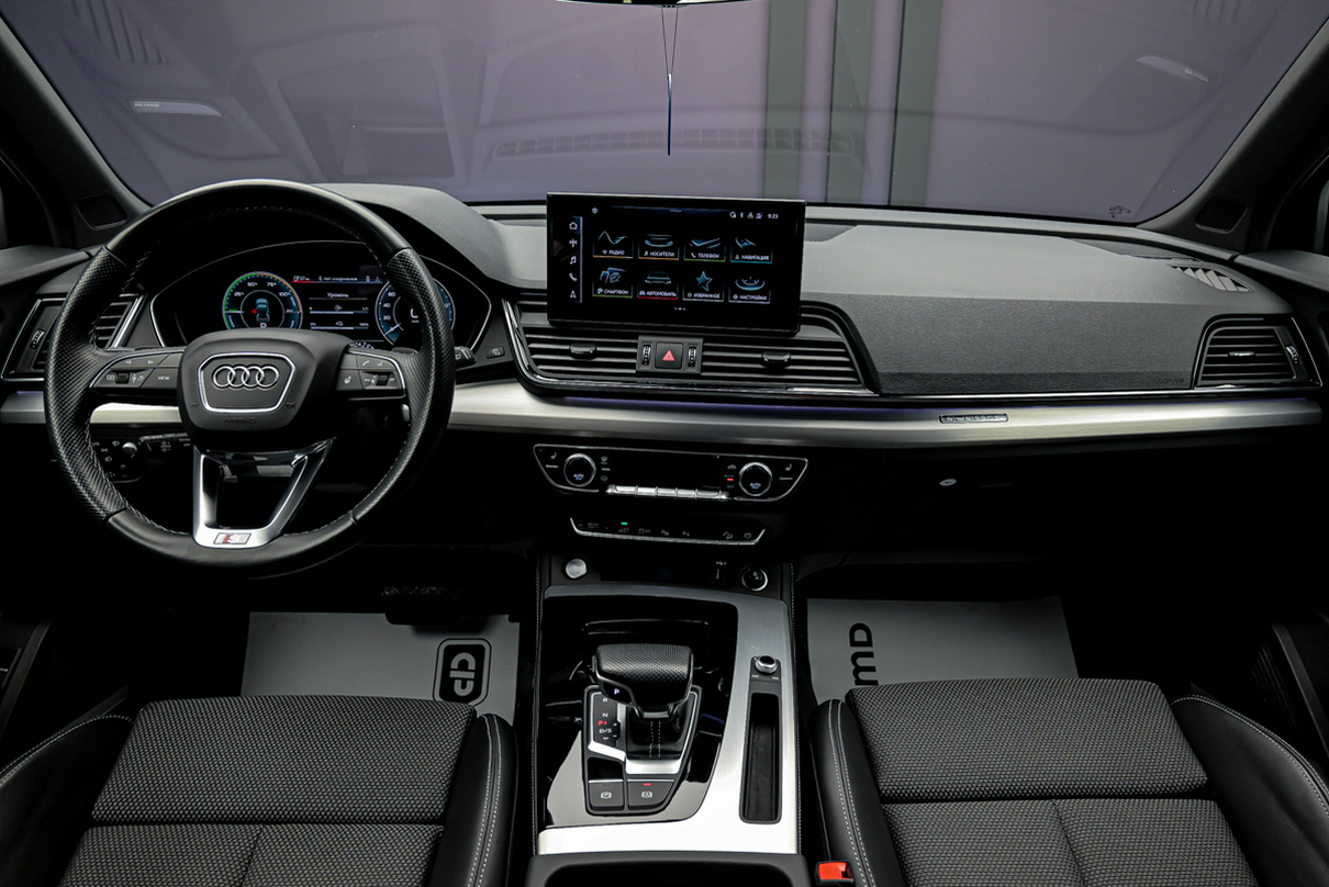 Audi Q5 55 TFSIe2021 5/16