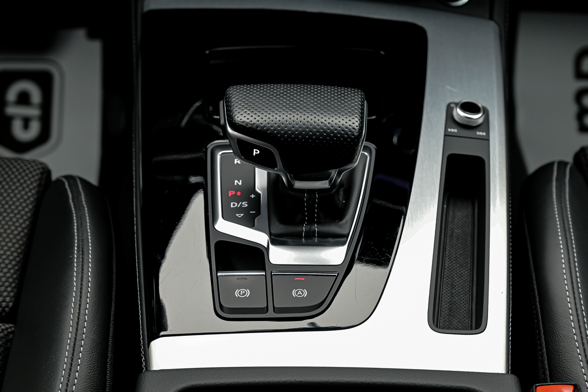 Audi Q5 55 TFSIe2021 12/16