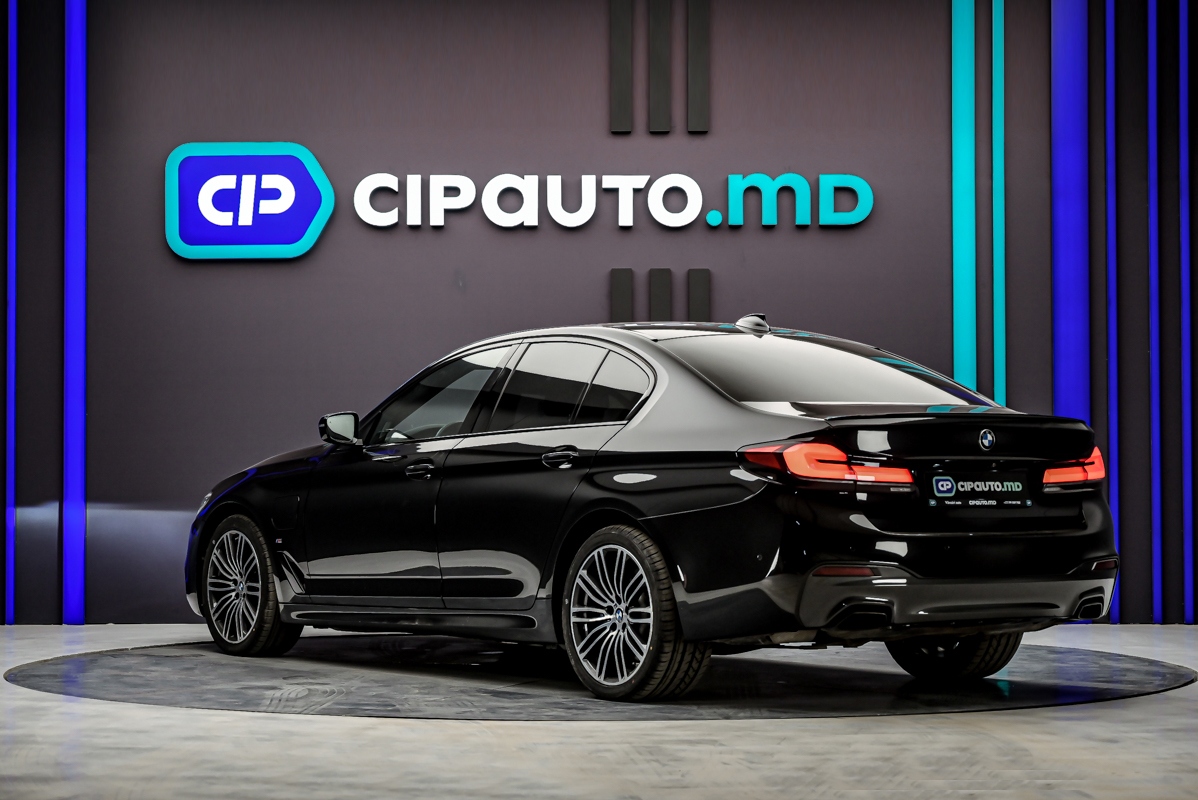 BMW 5 Series 530e2018 2/16