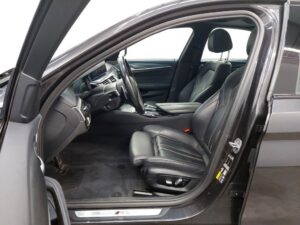 BMW 5 Series 530e2022 6/9