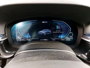 BMW 5 Series 530e2022 8/9