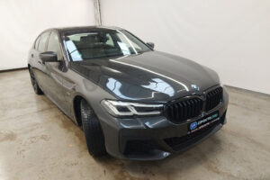 BMW 5 Series 530e2022 4/9