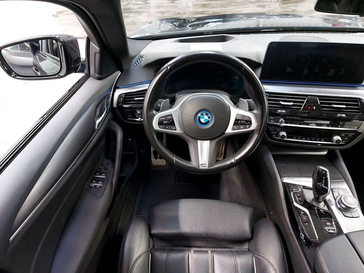 BMW 5 Series 530e2022 5/9