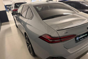 BMW 5 Series 520d2025 2/10