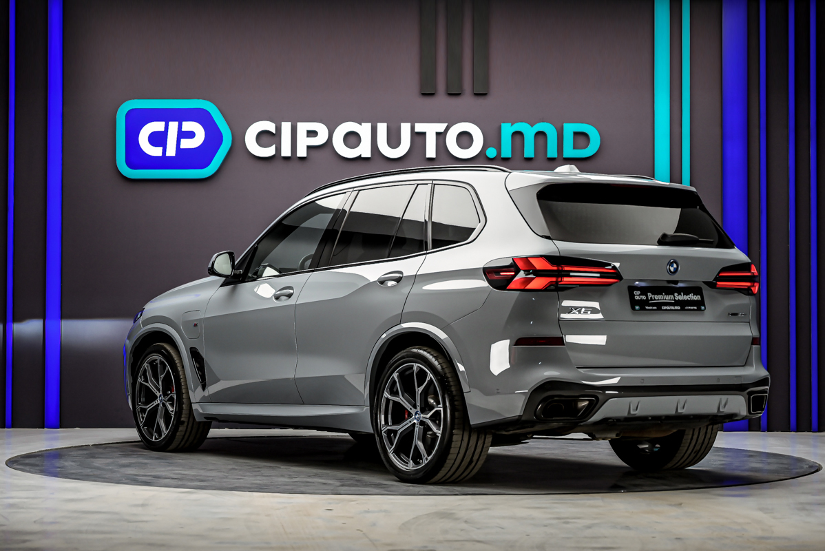 BMW X5 50e2025 2/16