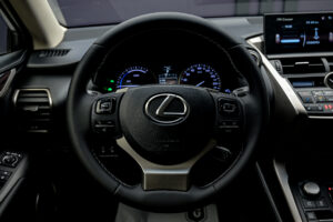 Lexus NX 300h2016 9/14