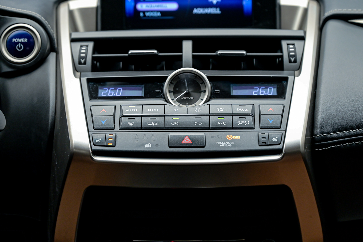 Lexus NX 300h2017 11/15