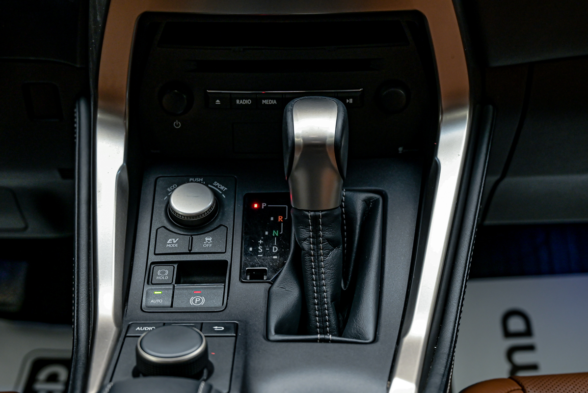 Lexus NX 300h2017 12/15