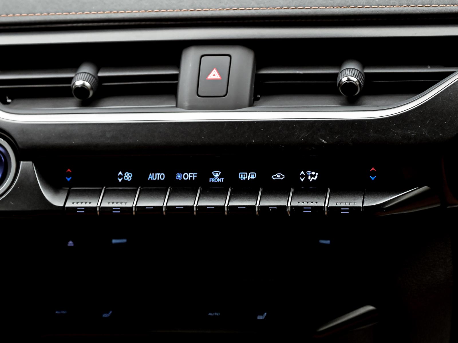 Lexus UX 250h 2020 11/15