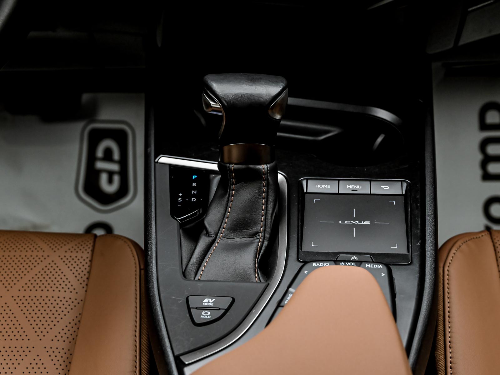 Lexus UX 250h 2020 12/15