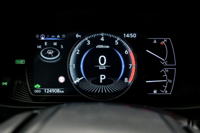 Lexus UX 250h 2021 8/15