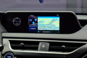 Lexus UX 250h 2021 10/15