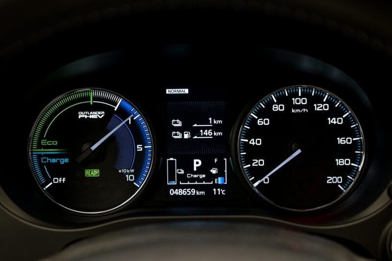 Mitsubishi Outlander 2020 8/13