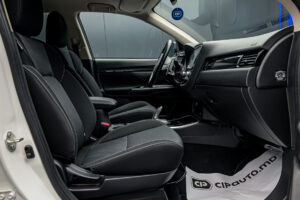 Mitsubishi Outlander 2020 6/13