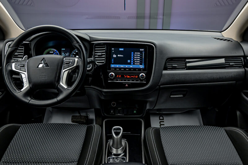 Mitsubishi Outlander 2020 5/13