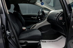 Toyota Auris 2007 6/12