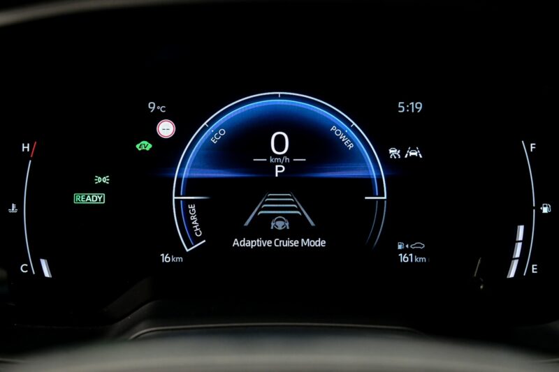 Toyota Corolla Cross 2025 8/12