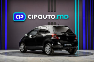 Toyota Yaris 2011 2/13