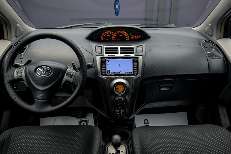 Toyota Yaris 2011 5/13