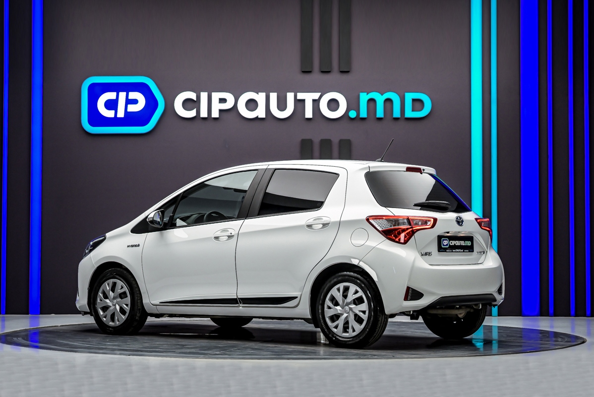 Toyota Yaris 2018 2/13