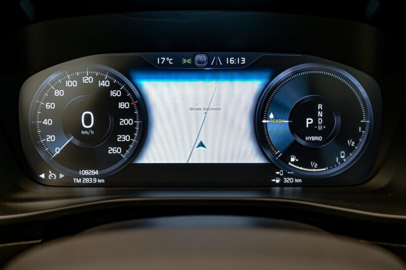 Volvo XC40 2021 8/14