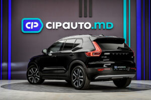 Volvo XC40 2021 2/14