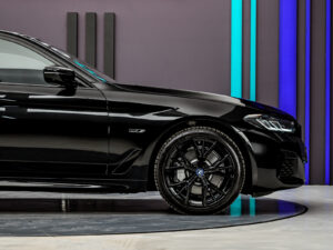 BMW 5 Series 530e2021 32/92