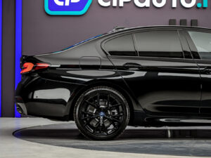 BMW 5 Series 530e2021 33/92