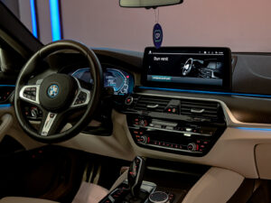 BMW 5 Series 530e2021 64/92