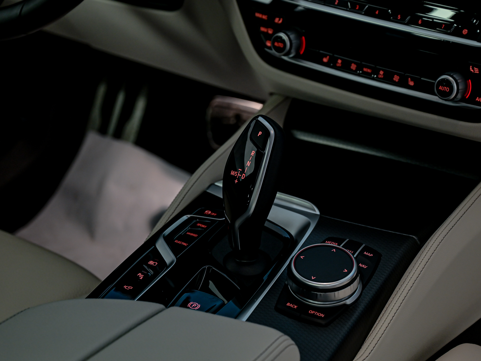 BMW 5 Series 530e2021 66/92