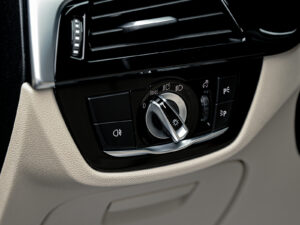 BMW 5 Series 530e2021 70/92