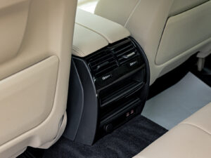 BMW 5 Series 530e2021 88/92