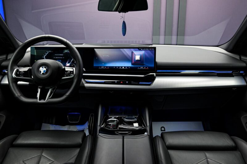 BMW 5 Series 520d2025 5/90